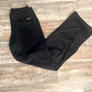 Reebok flared yoga pants 
High waisted 
Squat proof 
Size small/medium
